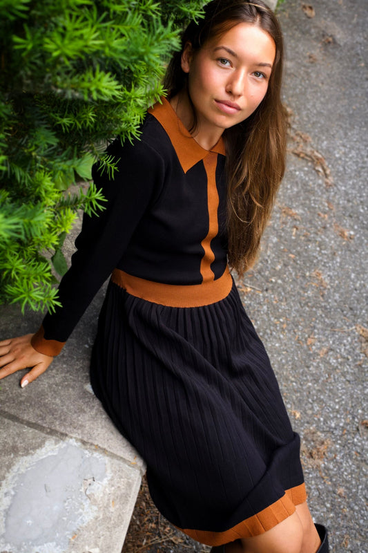 Clarissa Robe Évasée Tricot Bordure Contrastée Manches Longues