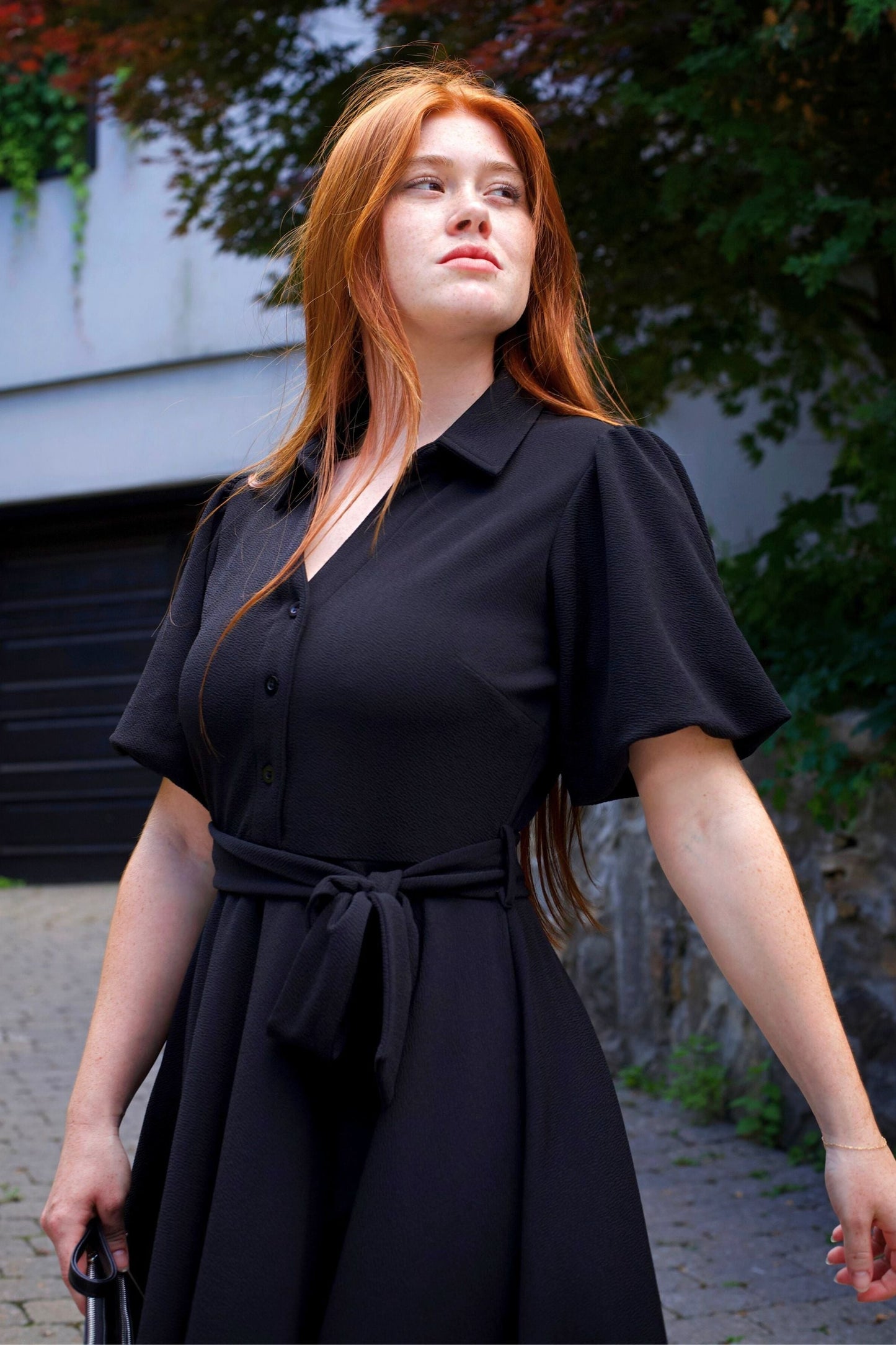 Coralie Robe Évasée Ceinture Nouée Manches Cloche Femme